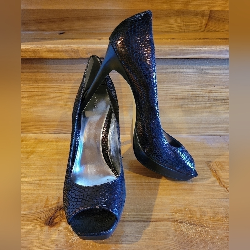 Calvin Klein deep purple/brown shiny python peep toe heels 9.5